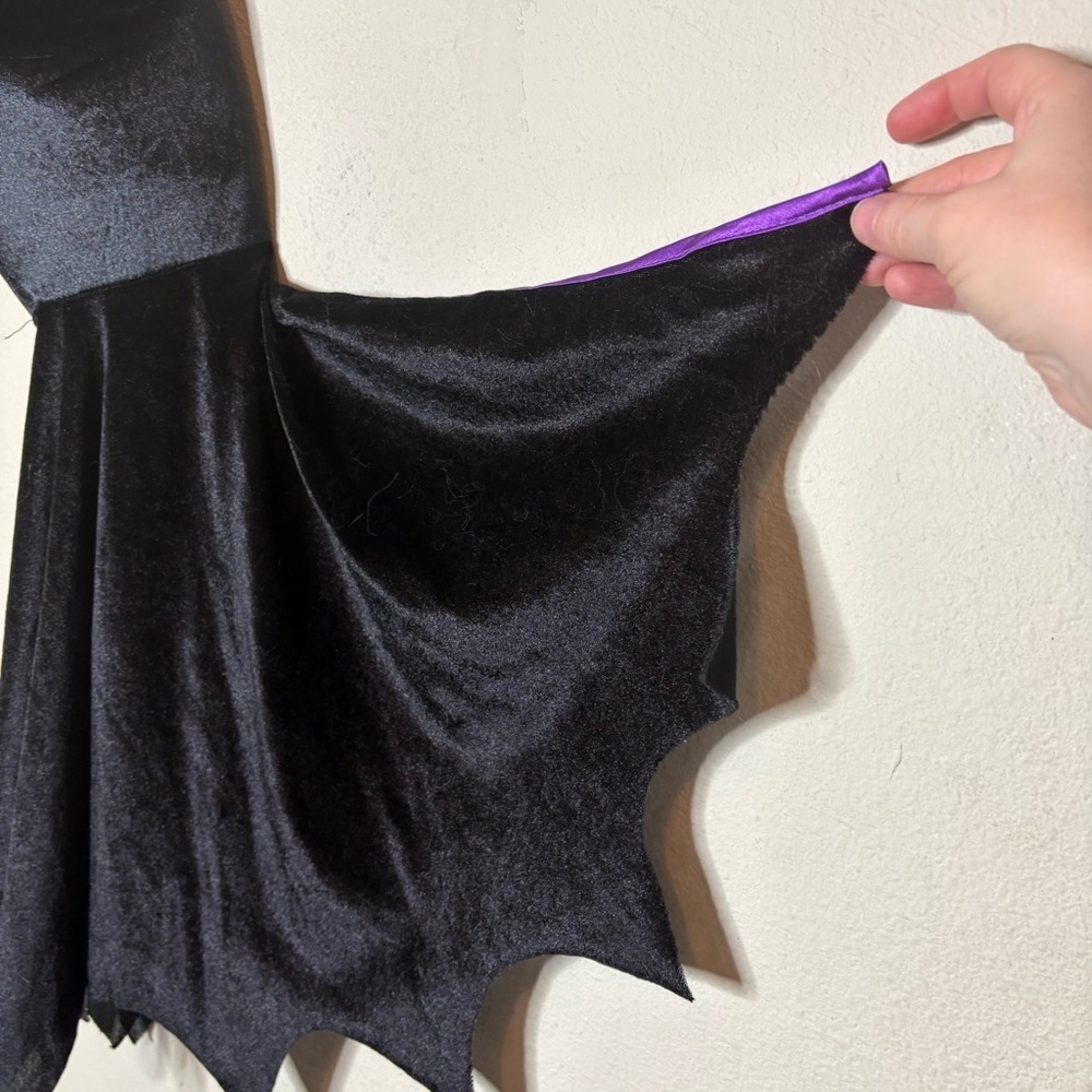 Child's Velvet Bat Cape One Size - Picture 3 of 6